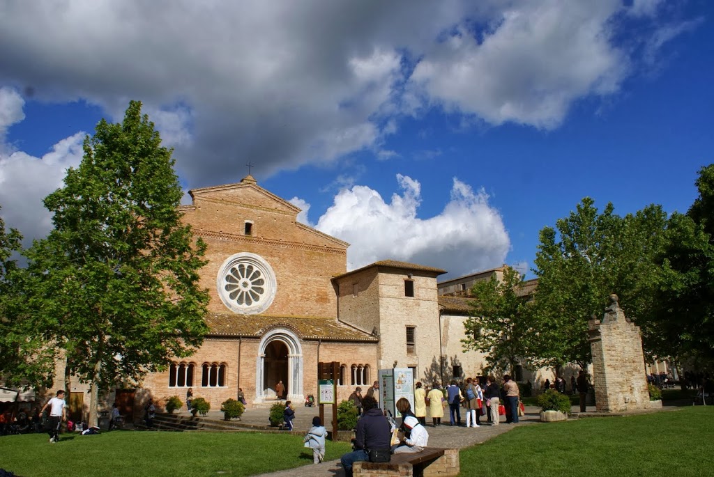 Abbazia Santa Maria di Chiaravalle di Fiastra