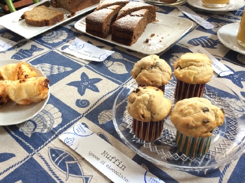 Dettagli della ricca colazione preparata da Letizia al b&b